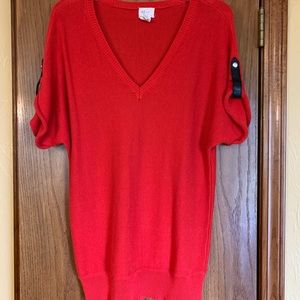 AJ Andrea Jovine Women’s short sleeve with snap back closure. Size: Large